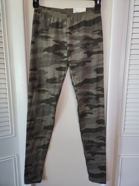 SO Women's Camo Skinny Leggings in Olive Green
